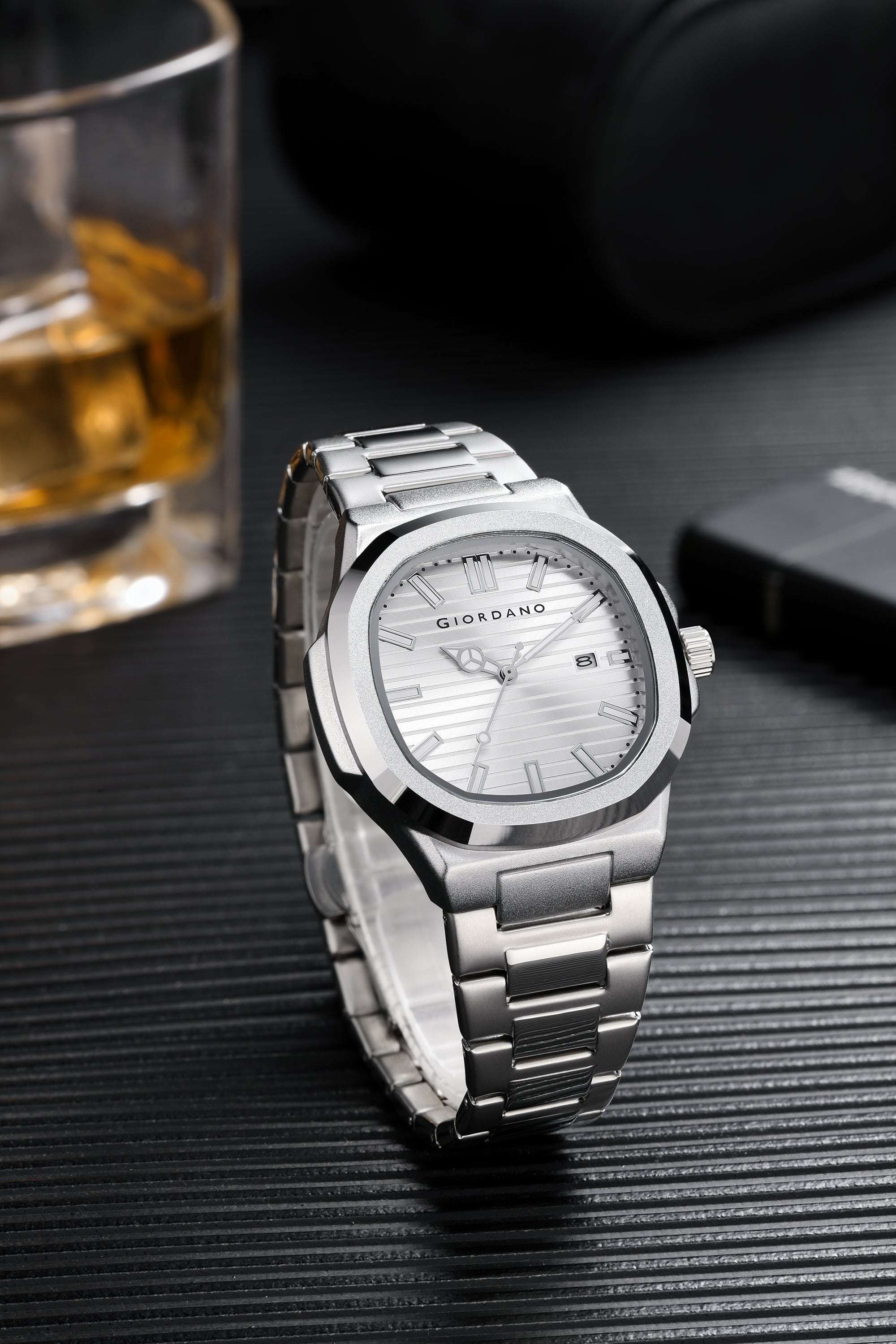 Giordano Analog Watch for Men – Textured Dial, Stainless Steel Strap, Date Display, Quartz Movement, Water Resistant | GZ-50134-33